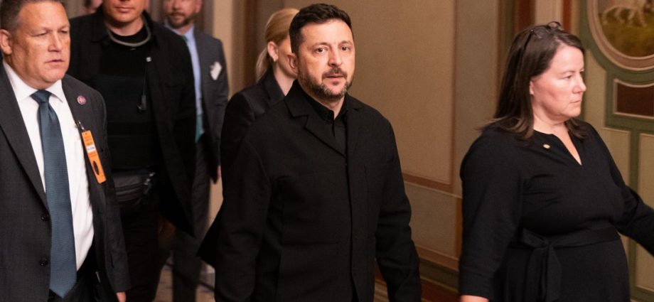senate-takes-first-steps-on-russian-sanctions-as-zelenskyy-watches-from-senate-gallery