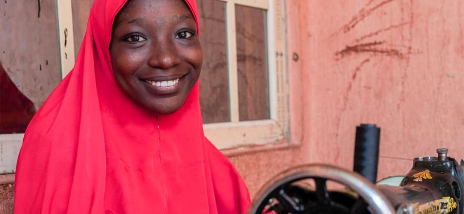 after-a-deadly-raid,-a-displaced-nigerian-mother-finds-a-lifeline-in-sewing