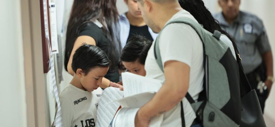 more-than-24,000-immigrant-children-could-lose-legal-representation-as-a-federal-contract-expires