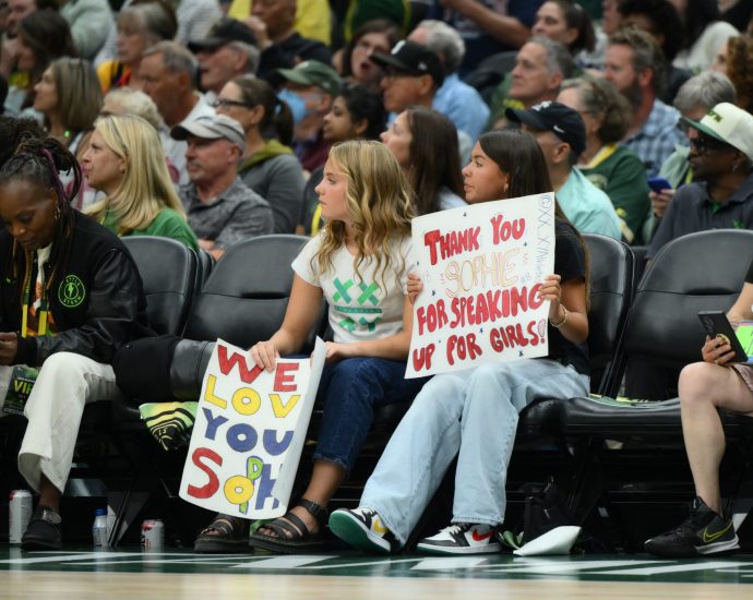 storm-apologize-after-co-owner-berates-teen-girls-for-support-of-cunningham