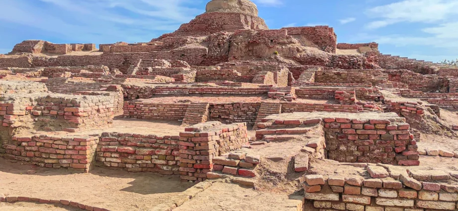 this-4,000-year-old-city-defied-the-rules-of-history