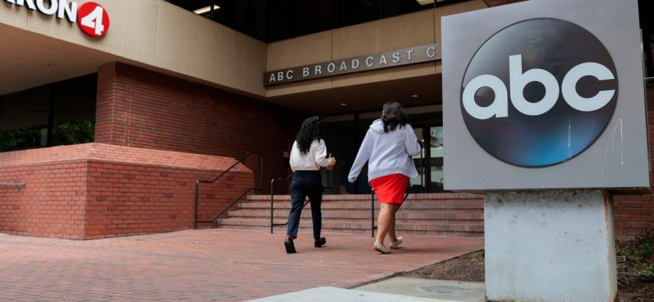 abc-news-says-fcc-is-carrying-out-intimidation-campaign-to-shape-coverage