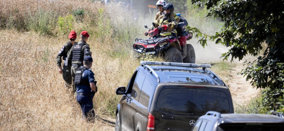 poland-investigates-missile-crash-after-russian-attack-on-ukraine