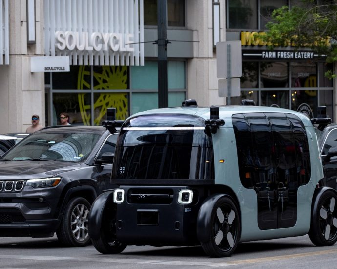 amazon’s-zoox-secures-us-federal-approval-for-steering-wheel-free-robotaxis
