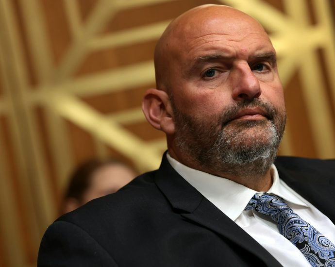 fetterman-helps-republicans-block-effort-to-end-the-traitor’s-iran-war