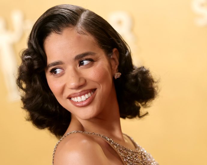 ‘yellowjackets’-star-jasmin-savoy-brown-reacts-to-making-her-broadway-debut-in-‘hadestown’:-‘that’s-the-whole-reason-i-wanted-to-become-an-actor’