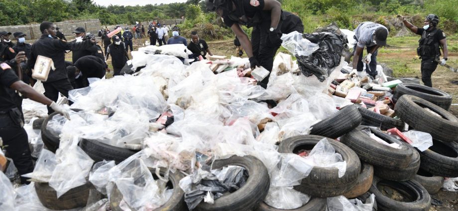 liberia-burns-4.2-metric-tonnes-of-cocaine-after-record-drug-seizure