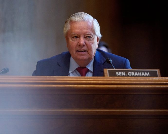 not-everyone-gets-to-joke-about-that-one-lindsey-graham-rumor