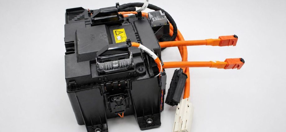 hofer-powertec’s-battery-disconnect-unit-for-electric-buses-enters-series-production