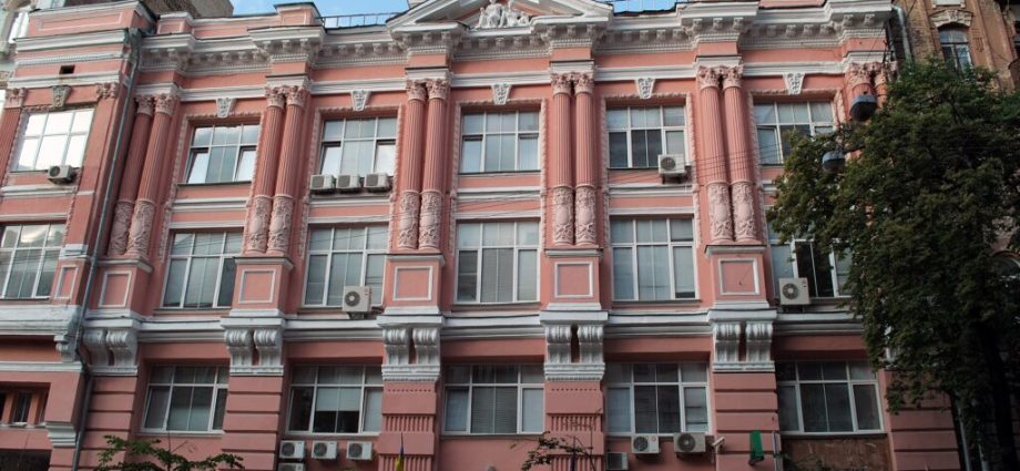 individuals-now-drive-nearly-half-of-ukraine’s-bankruptcy-cases