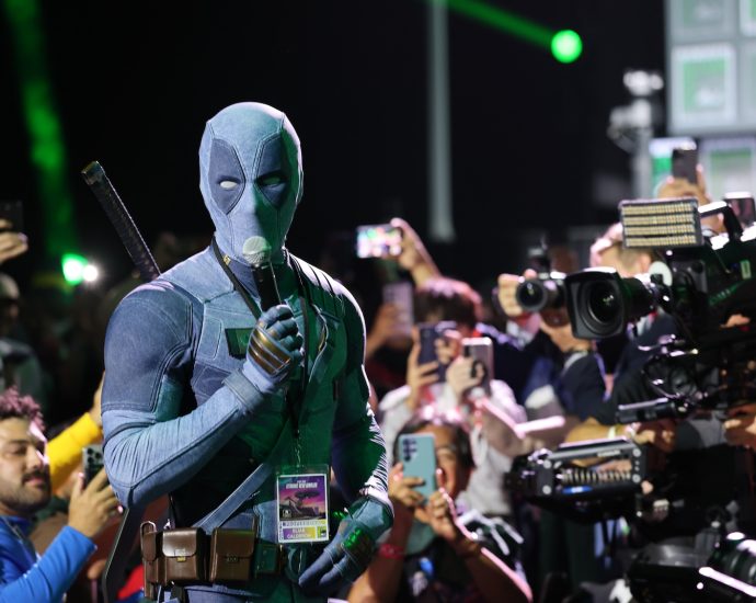 what-comic-con-cosplay-taught-me-about-america’s-divided-politics