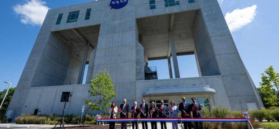 nasa-opens-new-flight-dynamics-research-facility-in-virginia