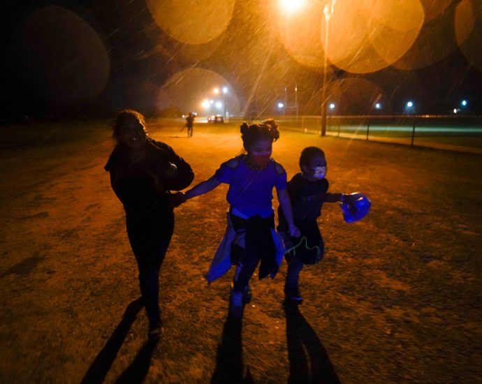 children-face-higher-threat-of-us-deportation-as-legal-support-deal-expires