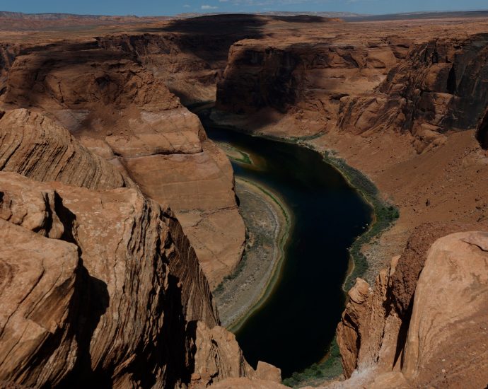 us-proposes-cuts-to-colorado-river-use-for-arizona,-california-and-nevada