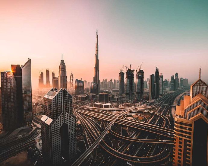 reporter’s-notebook:-in-dubai’s-sun-and-sand,-ai,-server-farms,-and-optimism-bloom