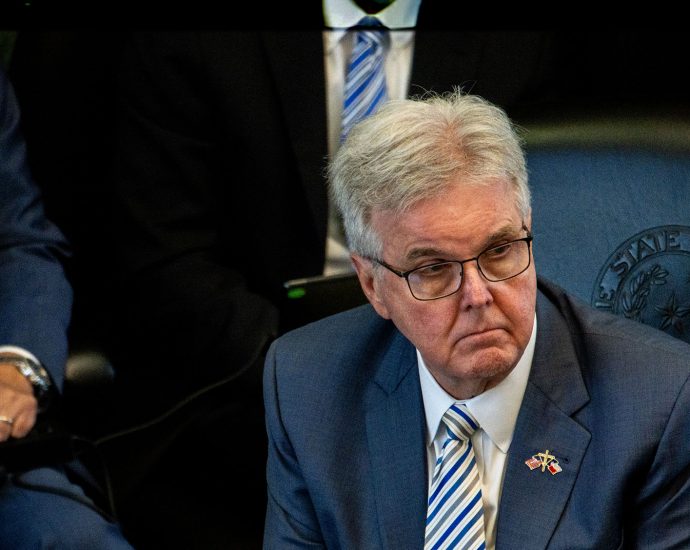 dan-patrick-directs-texas-senate-to-study-ways-to-further-ingrain-religion-into-public-life