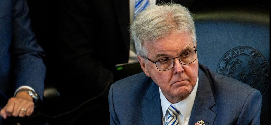 dan-patrick-directs-texas-senate-to-study-ways-to-further-ingrain-religion-into-public-life
