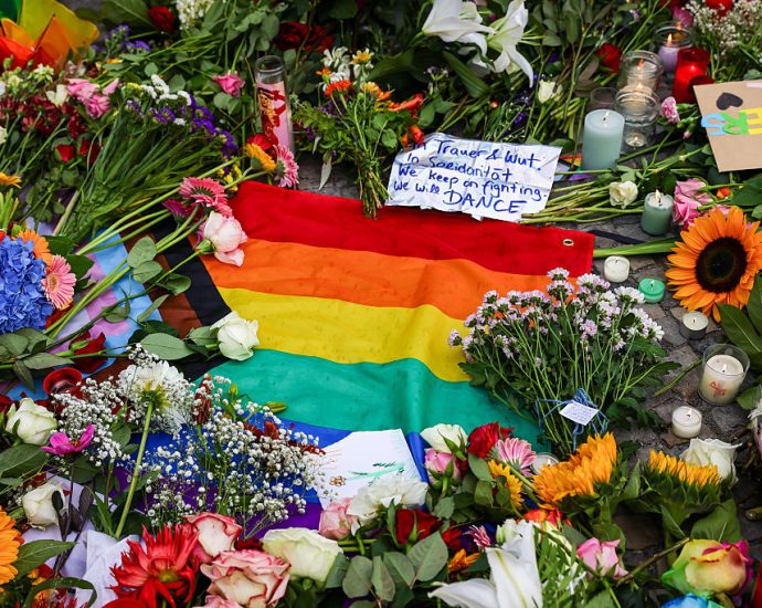 updated:-berlin-pride-attack-leaves-1-dead,-dozens-injured,-suspect-dead