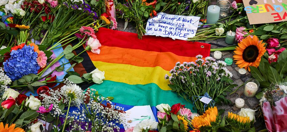 updated:-berlin-pride-attack-leaves-1-dead,-dozens-injured,-suspect-dead