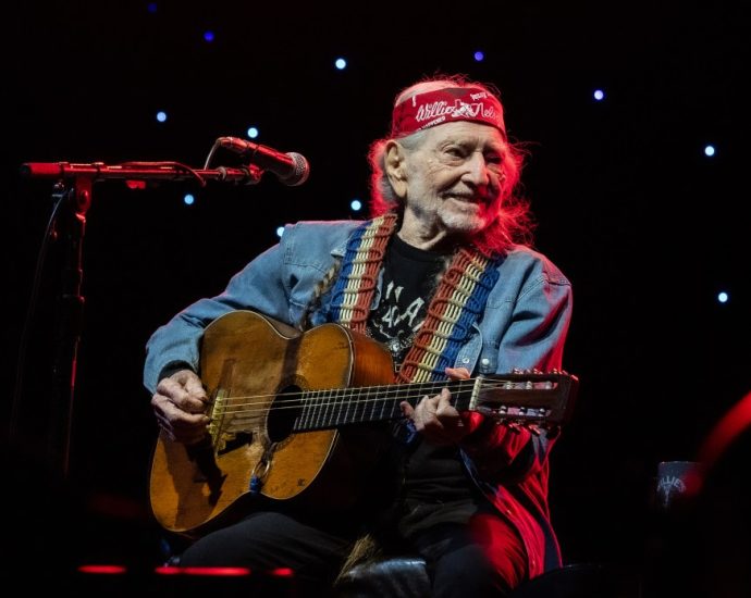 willie-nelson-speaks-out-on-proposed-data-centers-in-texas