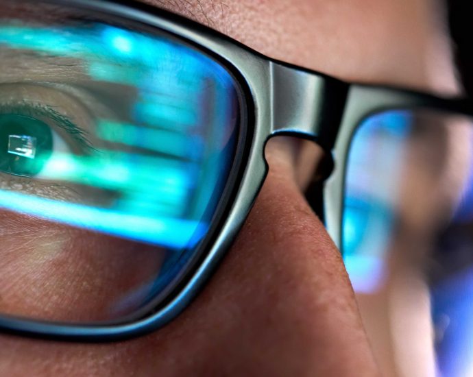 samsung’s-ai-powered-glasses-could-be-looking-at-your-data