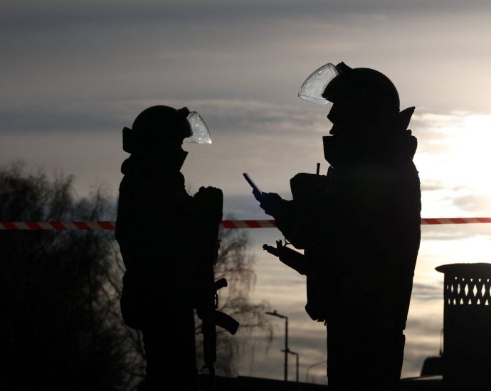 at-least-three-killed-in-explosion-near-cafe-in-russia’s-moscow