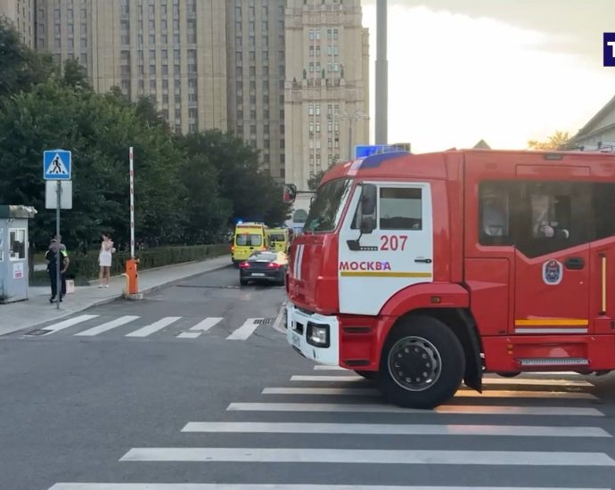 three-dead-including-female-bomber-in-moscow-restaurant-attack
