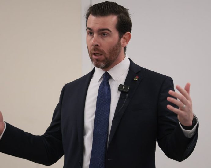 dsa-endorsed-candidate-pushes-back-at-fox-news-anchor-in-exchange-over-epstein-files