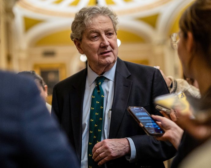 sen-john-kennedy-says-he’d-exclude-jan.-6-rioters-from-an-‘anti-weaponization’-fund-bill