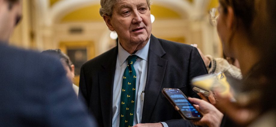 sen-john-kennedy-says-he’d-exclude-jan.-6-rioters-from-an-‘anti-weaponization’-fund-bill