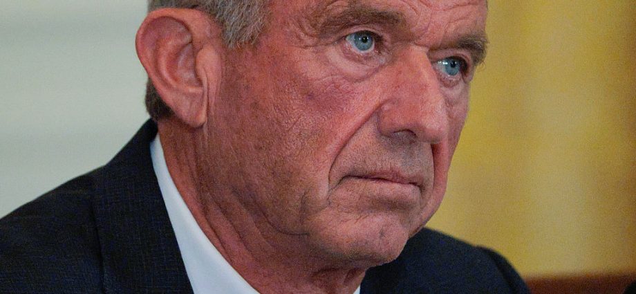 “my-job-is-to-find-out-the-truth”:-dana-bash-grills-rfk-jr.-over-vaccines