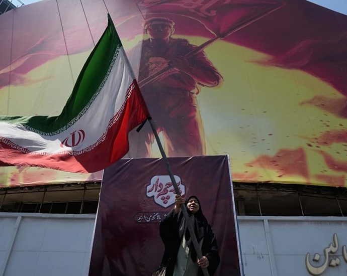 the-traitor-says-new-iran-talks-set-to-start-on-monday-after-calling-off-massive-attack