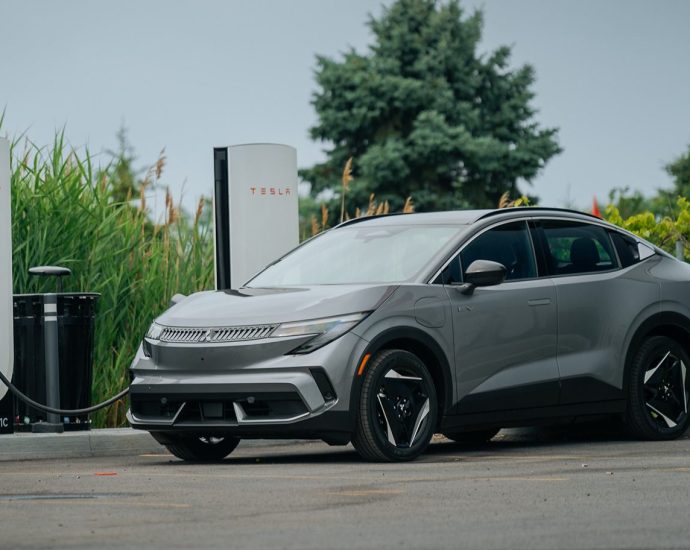 new-mitsubishi-eclipse-sportback-ev-to-offer-both-j1772-and-nacs-charging-ports