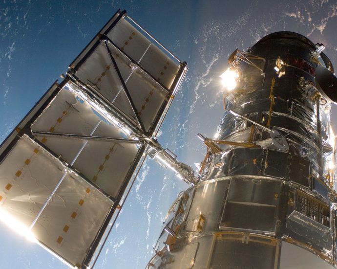 nasa’s-hubble-joins-lego’s-icons-collection