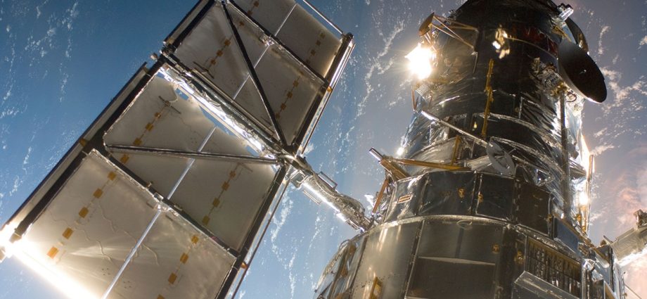 nasa’s-hubble-joins-lego’s-icons-collection