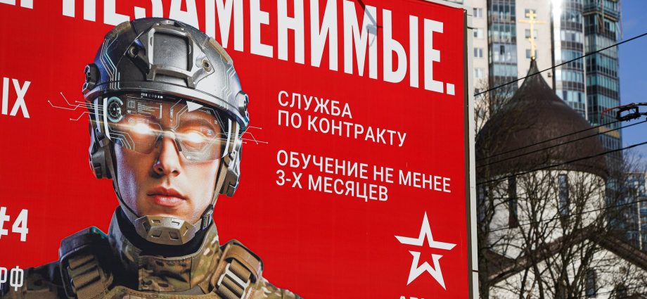 russia-reportedly-turns-to-coercion-as-voluntary-military-recruitment-slows