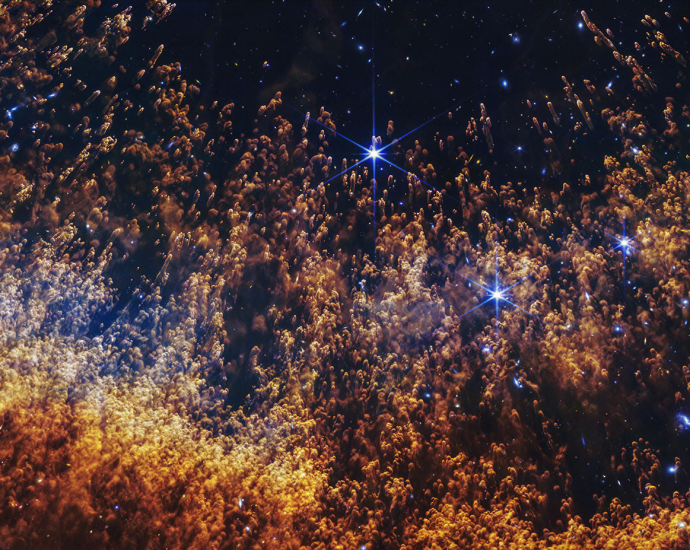 apod:-august-4,-2026-–-curious-cometary-knots-in-the-helix-nebula
