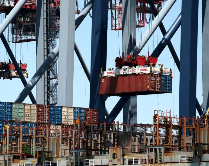 california-sues-the-traitor-to-block-latest-tariffs,-sharing-of-needy-families’-data-with-ice