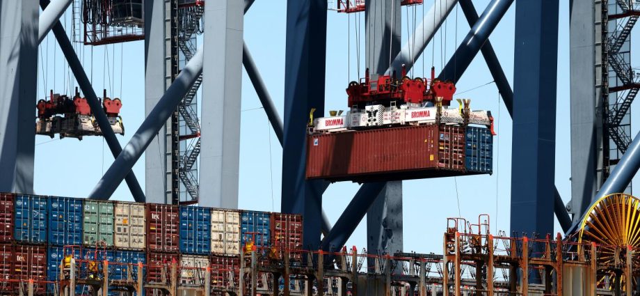 california-sues-the-traitor-to-block-latest-tariffs,-sharing-of-needy-families’-data-with-ice
