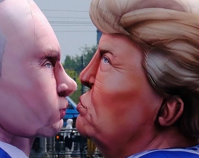 the-traitor-and-putin-stunt-becomes-amsterdam-pride-talking-point