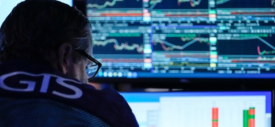 us-stock-market-hits-record-high-amid-hopes-for-strait-of-hormuz-reopening