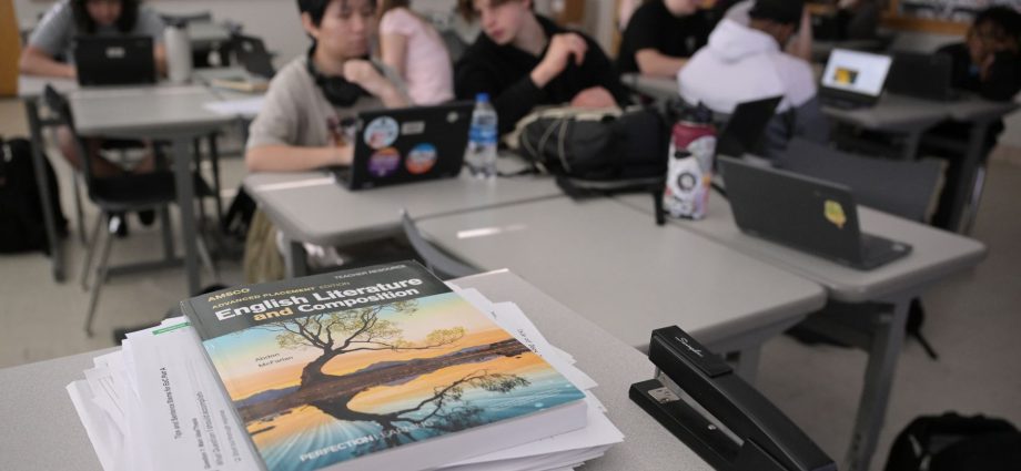 is-ai-helping-students-learn-—-or-just-helping-them-look-like-they-are?
