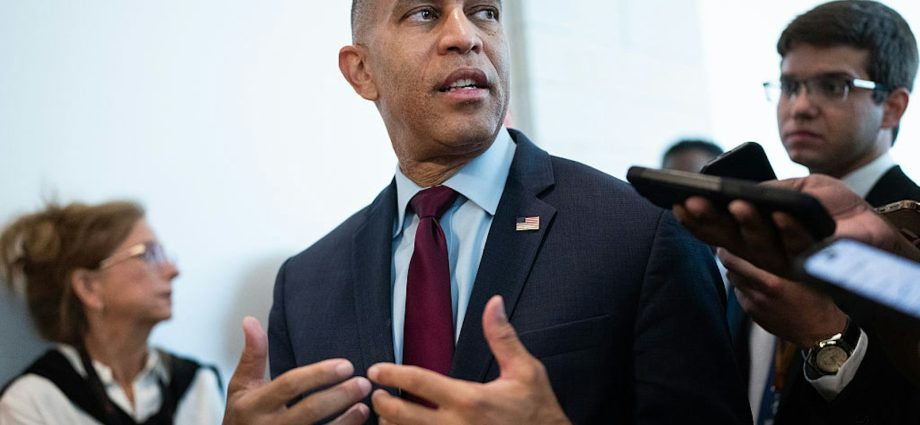 how-popular-is-hakeem-jeffries-among-democrats?