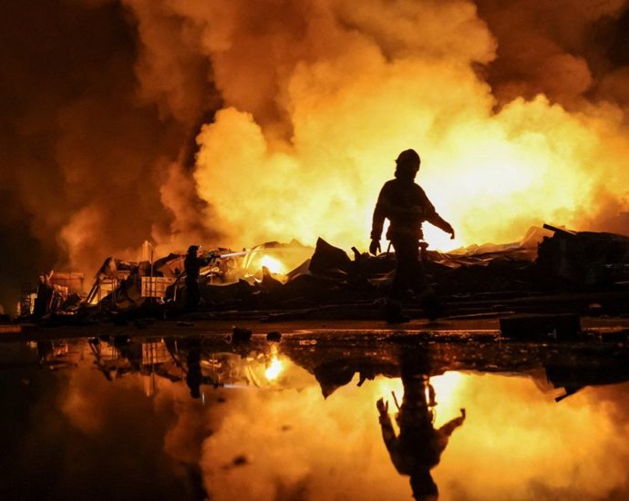 russia-kills-17-in-ballistic-missile-attacks-around-kyiv