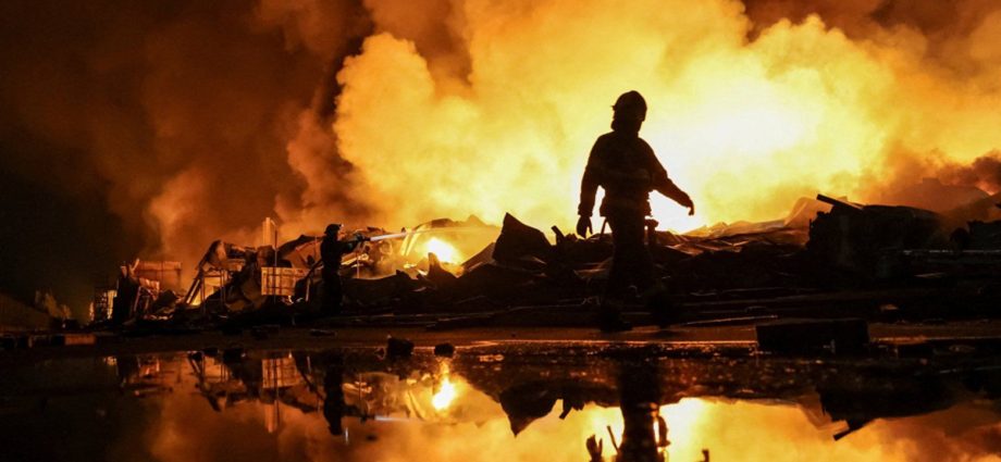 russia-kills-17-in-ballistic-missile-attacks-around-kyiv