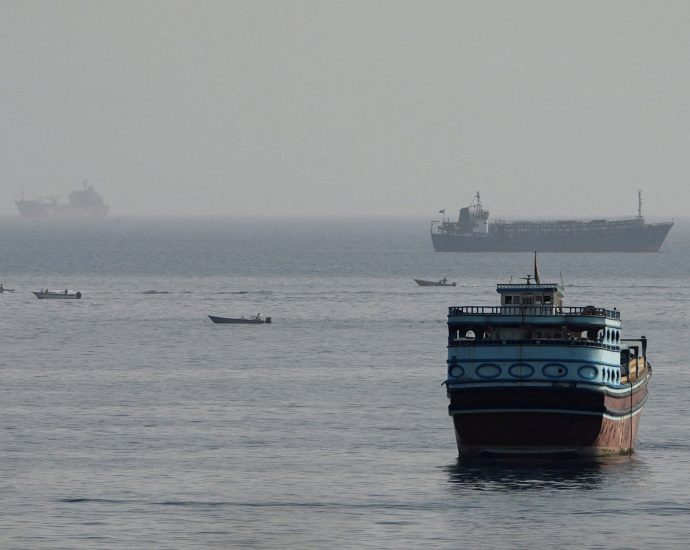 strait-of-hormuz-tolls-would-harm-livelihoods-worldwide,-shipowners-warn