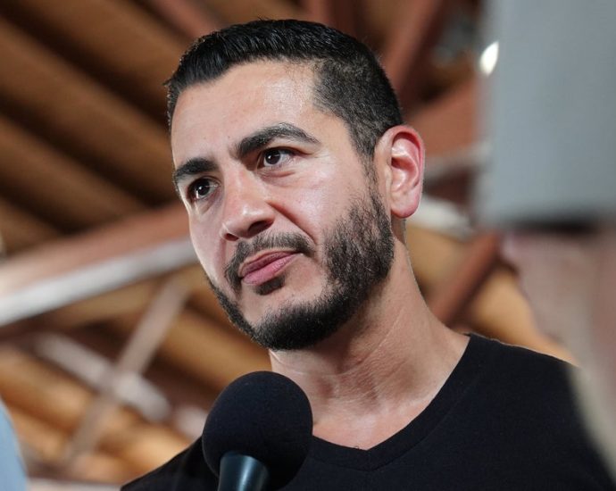 abdul-el-sayed-triumphs-in-michigan-in-major-victory-for-progressives