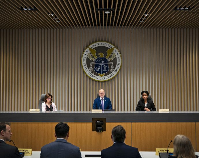 federal-communications-commission-scraps-limit-on-broadcast-tv-ownership