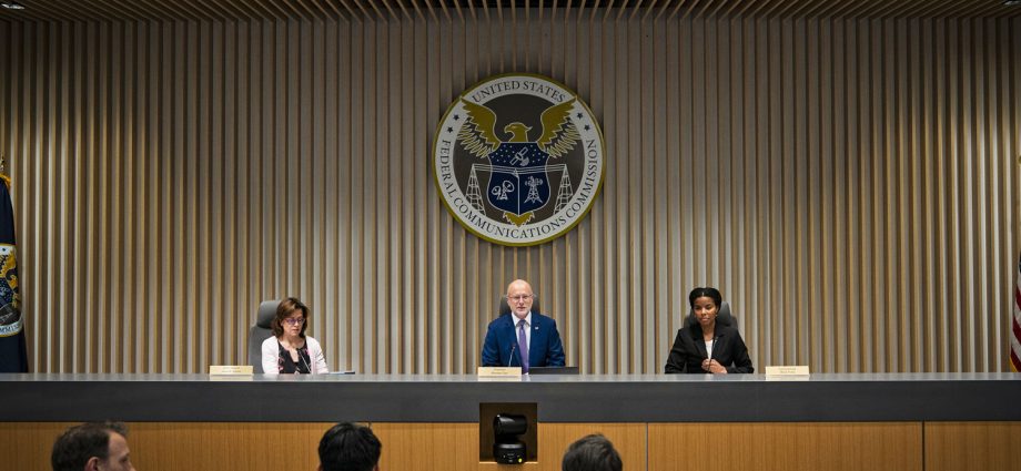 federal-communications-commission-scraps-limit-on-broadcast-tv-ownership
