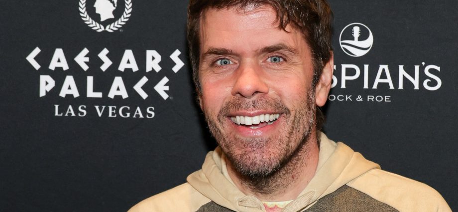 perez-hilton’s-family-says-he’s-receiving-medical-care-after-tiktok-livestream-incident